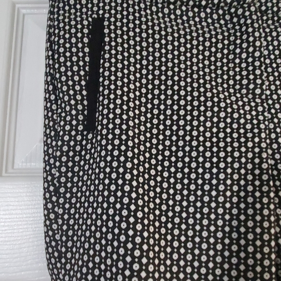 MOSAIC & CO. STRETCH PAINTS - Picture 2 of 4